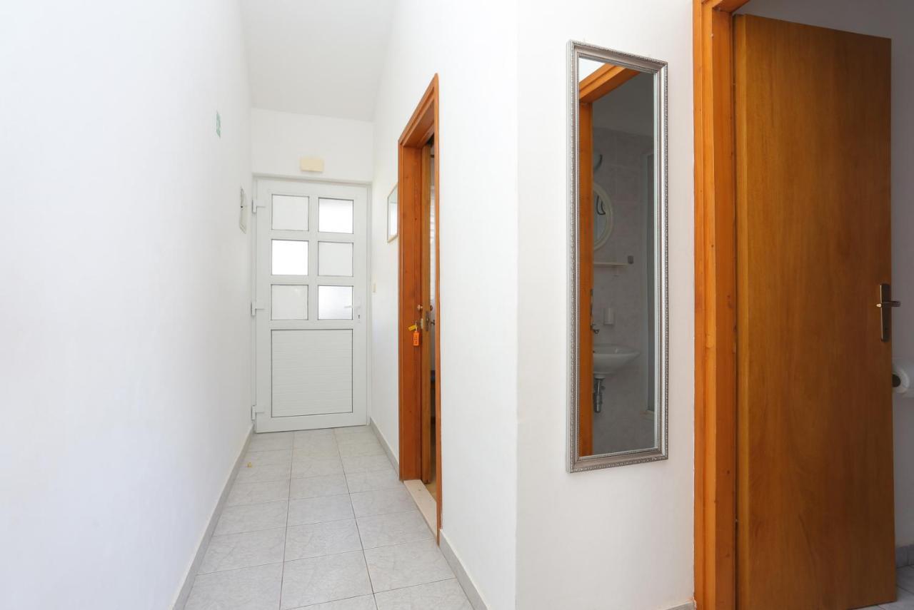 Apartments By The Sea Rastici, Ciovo - 11723 Trogir Exterior foto